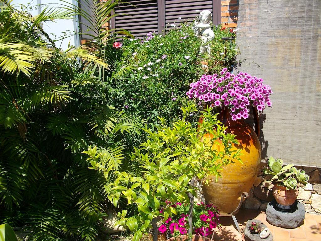 Holidaysora Taormina - Il Giardino Di Graziella ภายนอก รูปภาพ
